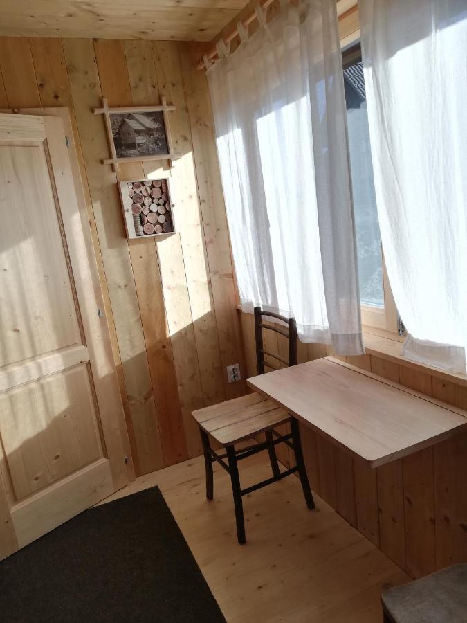 Gostel Koprivnik Pri Kocevju, Kocevski Rog 外观 照片